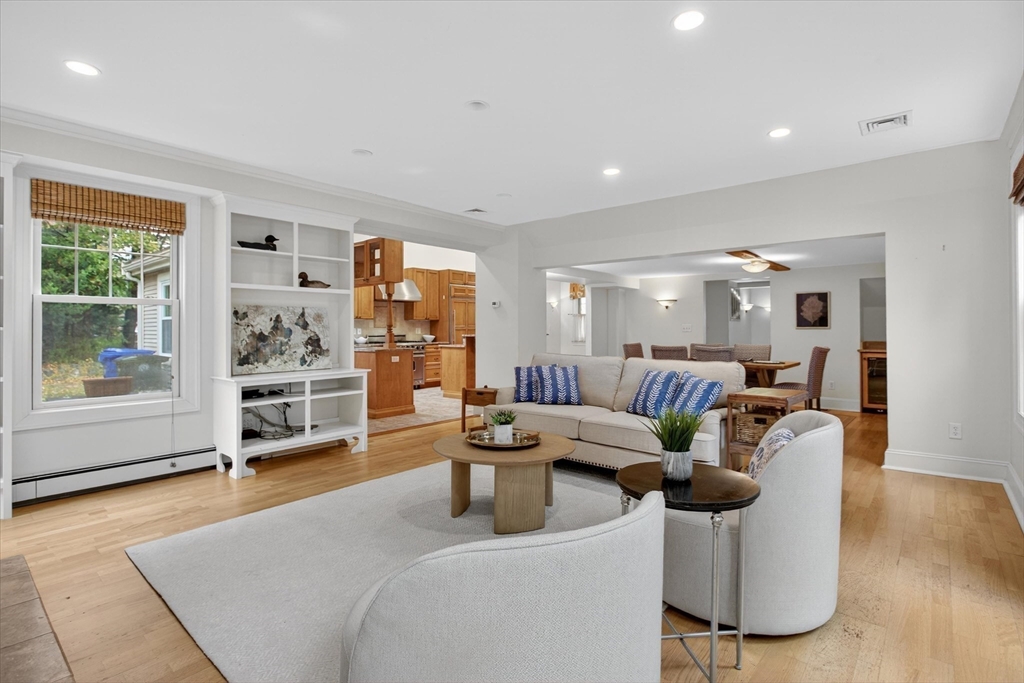 10 Nickerson Road Bedford, MA 01730 - Photo 4 of 17