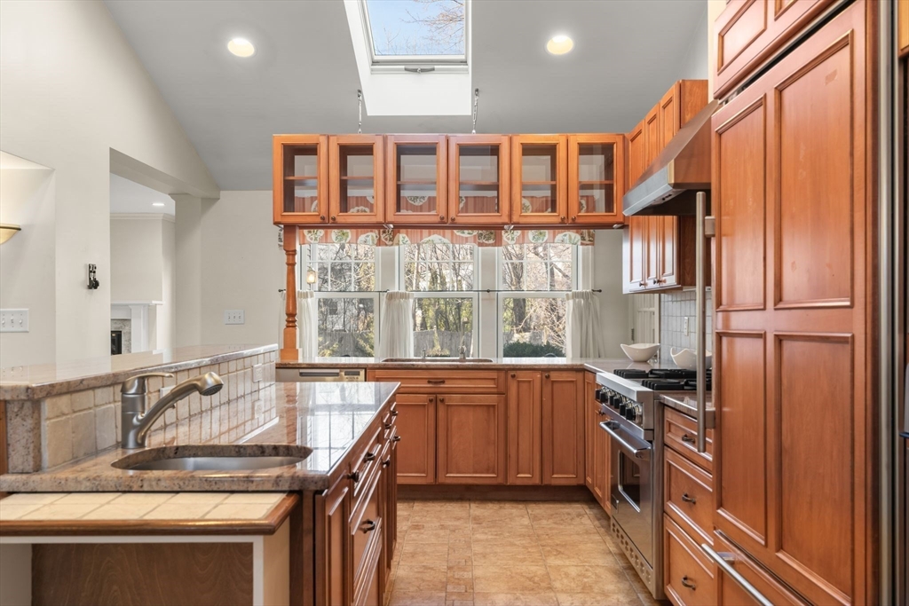 10 Nickerson Road Bedford, MA 01730 - Photo 6 of 22