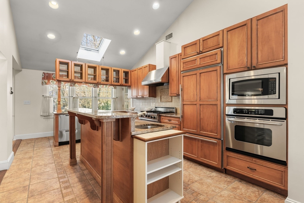 10 Nickerson Road Bedford, MA 01730 - Photo 7 of 22