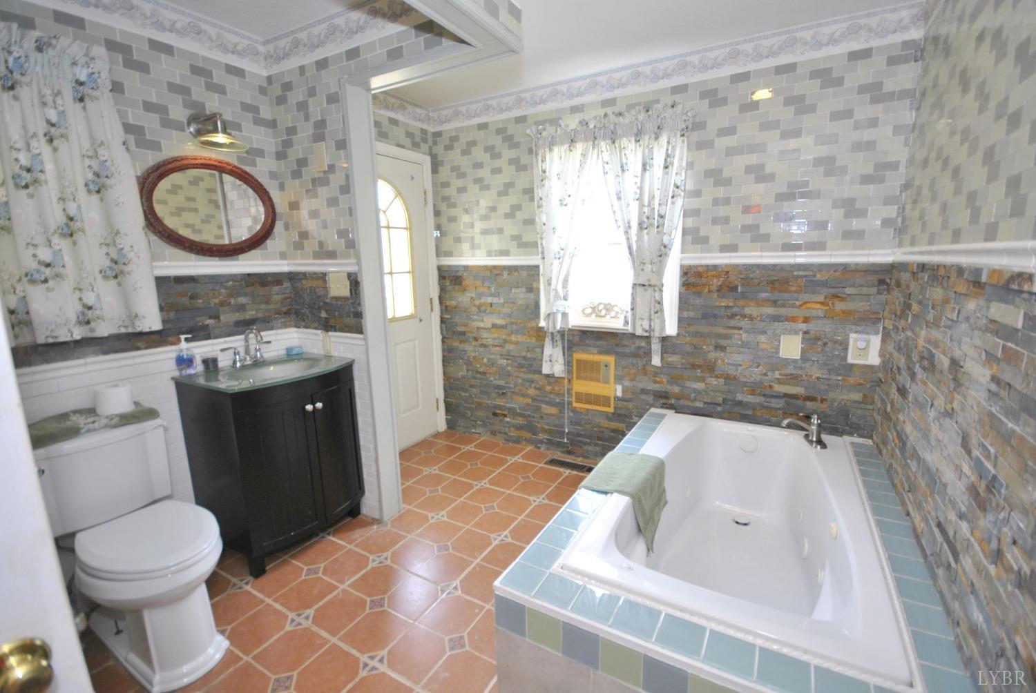 400 North Main Street Amherst, VA 24521 - Photo 14 of 89