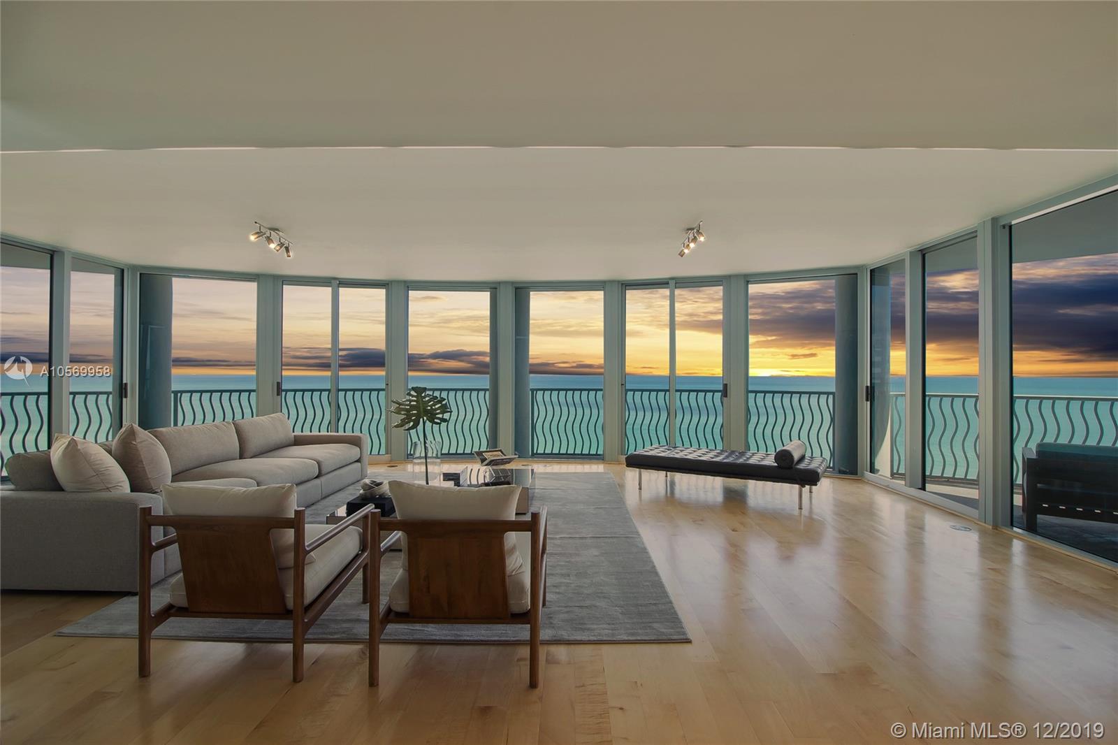 1500 Ocean Drive, Unit UPH2 Miami Beach, FL 33139 - Photo 26 of 28 Living Room