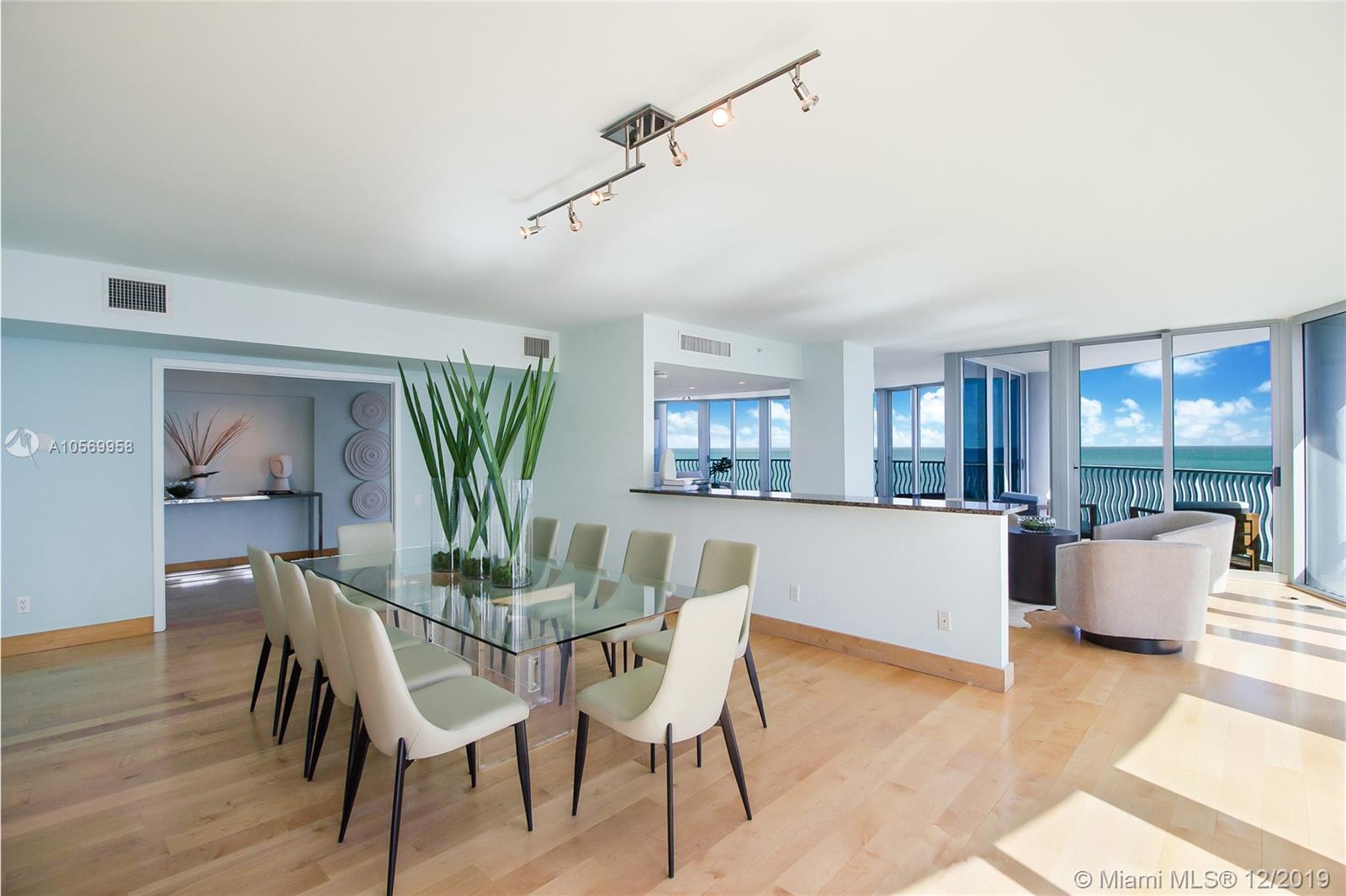 1500 Ocean Drive, Unit UPH2 Miami Beach, FL 33139 - Photo 9 of 28 Dining Room