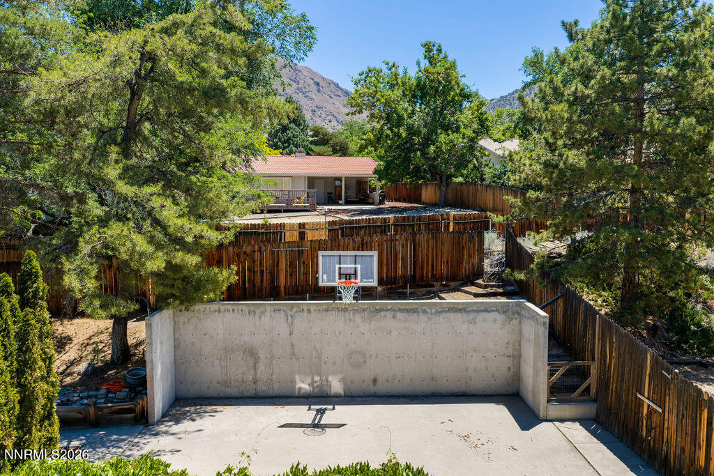 2450 Sequoia Lane Reno, NV 89502 - Photo 27 of 42 13_2450SequoiaLane_CopyrightJeremyJensen