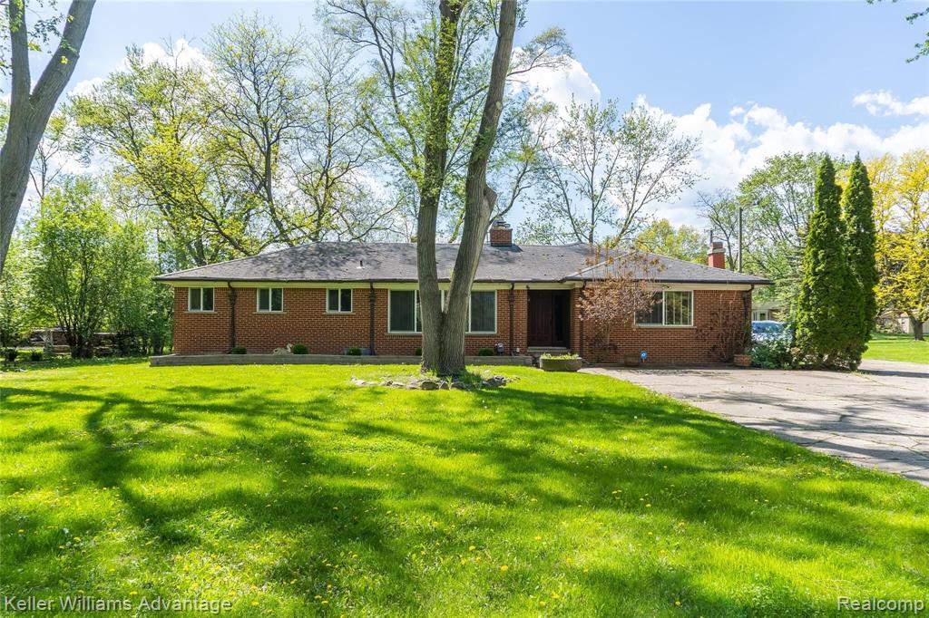 26073 Drake Road Farmington Hills, MI 48331 - Photo 1 of 39