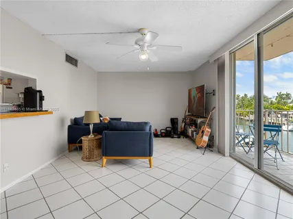 a view of a workspace with furniture and a livingroom