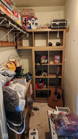 $70,000 | 327 West Franklin Street, Shelbyville, IN 46176