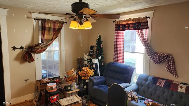 $70,000 | 327 West Franklin Street, Shelbyville, IN 46176