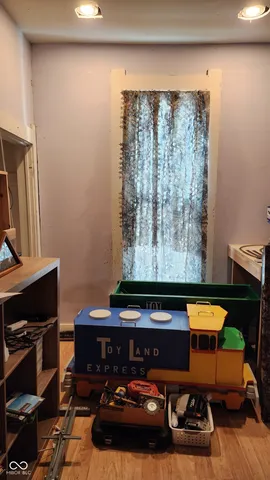 $70,000 | 327 West Franklin Street, Shelbyville, IN 46176