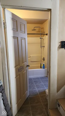 $70,000 | 327 West Franklin Street, Shelbyville, IN 46176