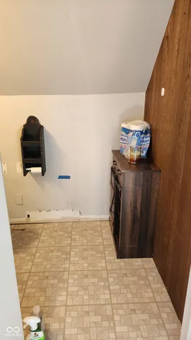 $70,000 | 327 West Franklin Street, Shelbyville, IN 46176