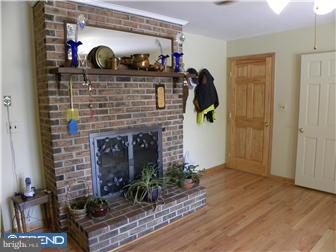 1363 Cherry Tree Road Aston, PA 19014 - Photo 4 of 9 Dining Room