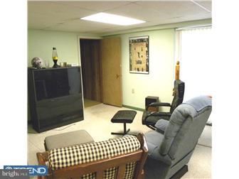 1363 Cherry Tree Road Aston, PA 19014 - Photo 8 of 9 Family Room