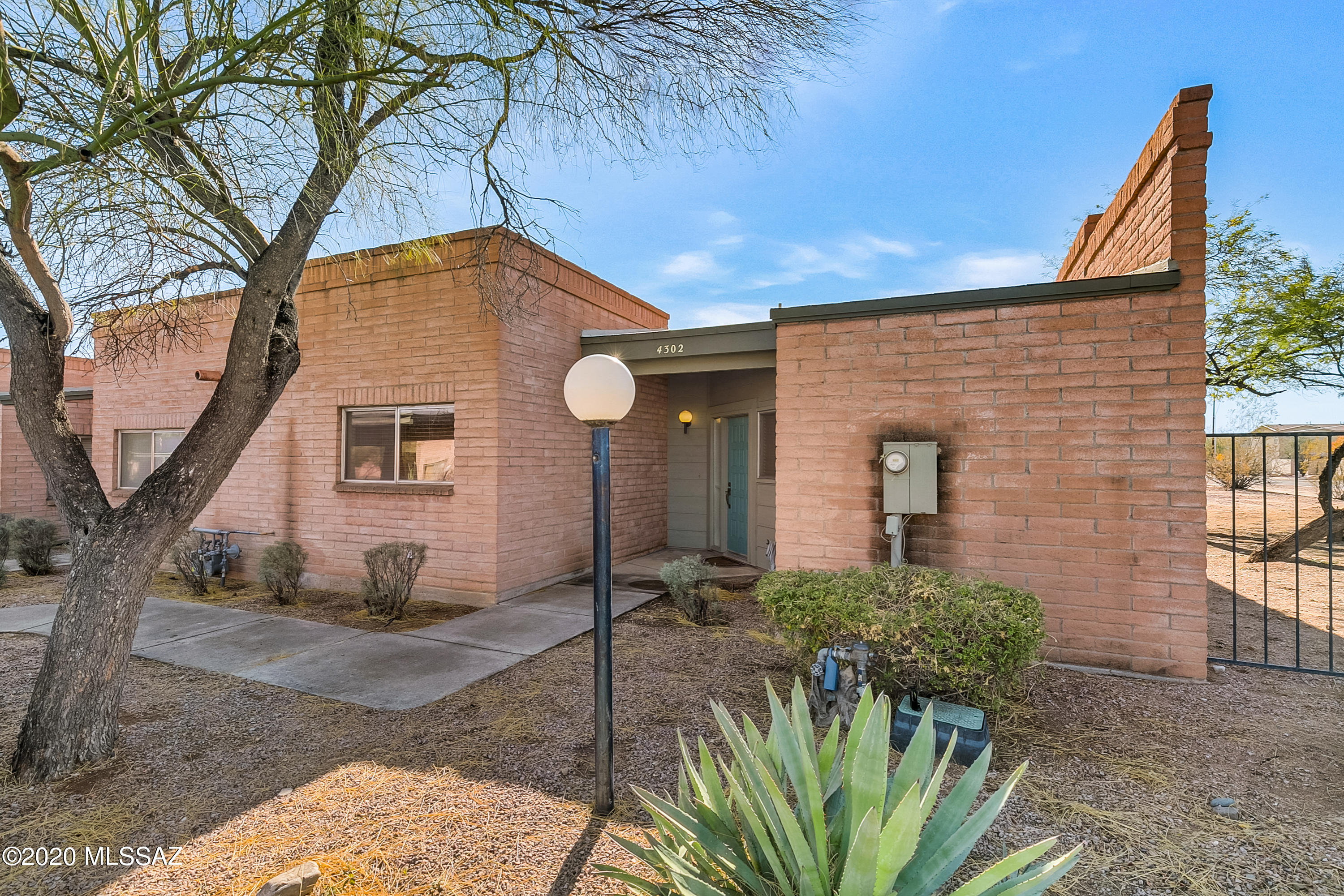 4302 East Presidio Road Tucson, AZ 85712 - Photo 1 of 19