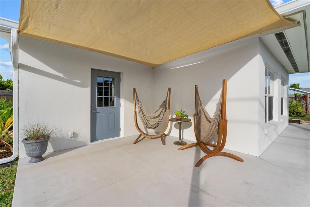 3870 Sterling Road Venice, FL 34293 - Photo 10 of 44 Gallery Image 10