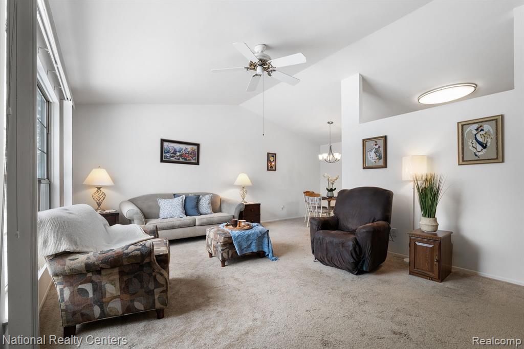 240 Pine Tree Ridge, Unit 2 Waterford, MI 48327 - Photo 7 of 30
