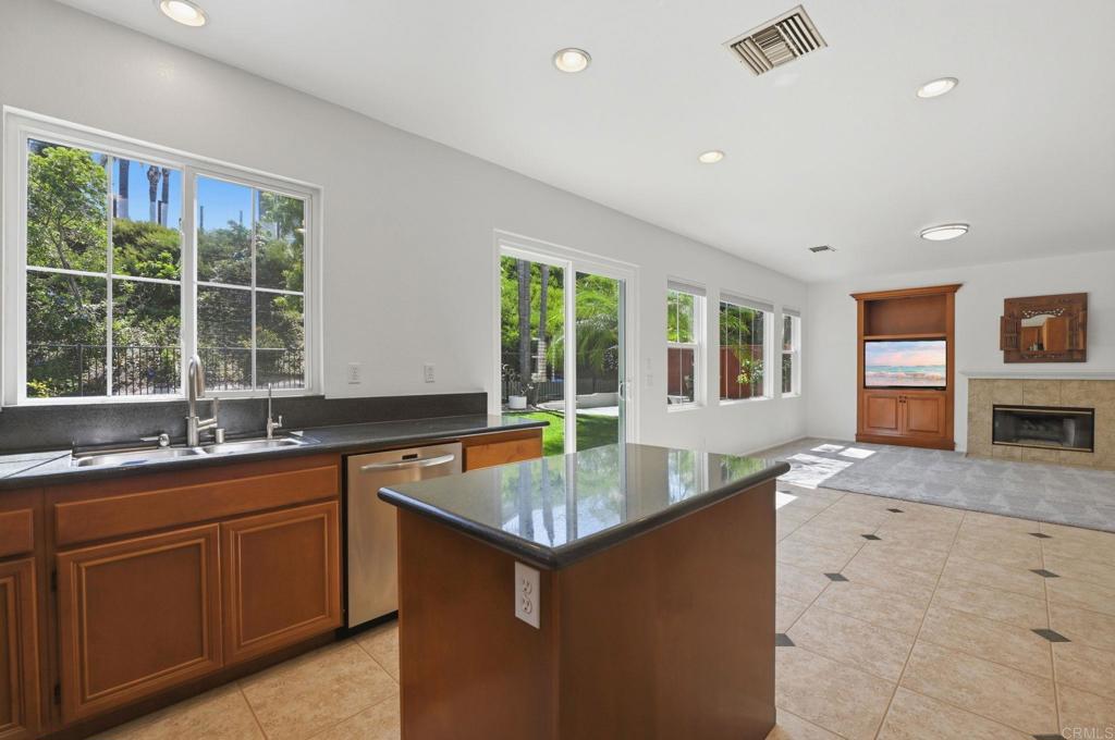 2347 Merwin Drive Carlsbad, CA 92008 - Photo 19 of 62