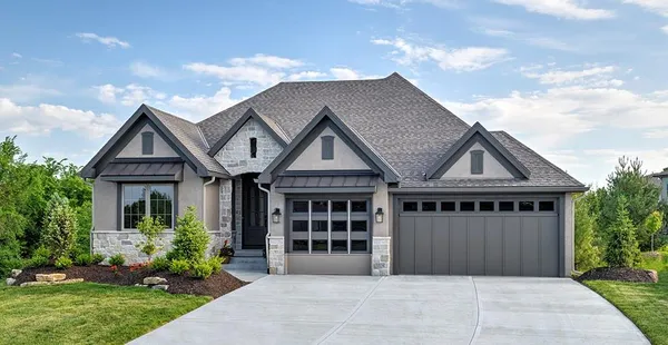 $965,000 | 912 Savannah Lane, Greenwood, MO 64034