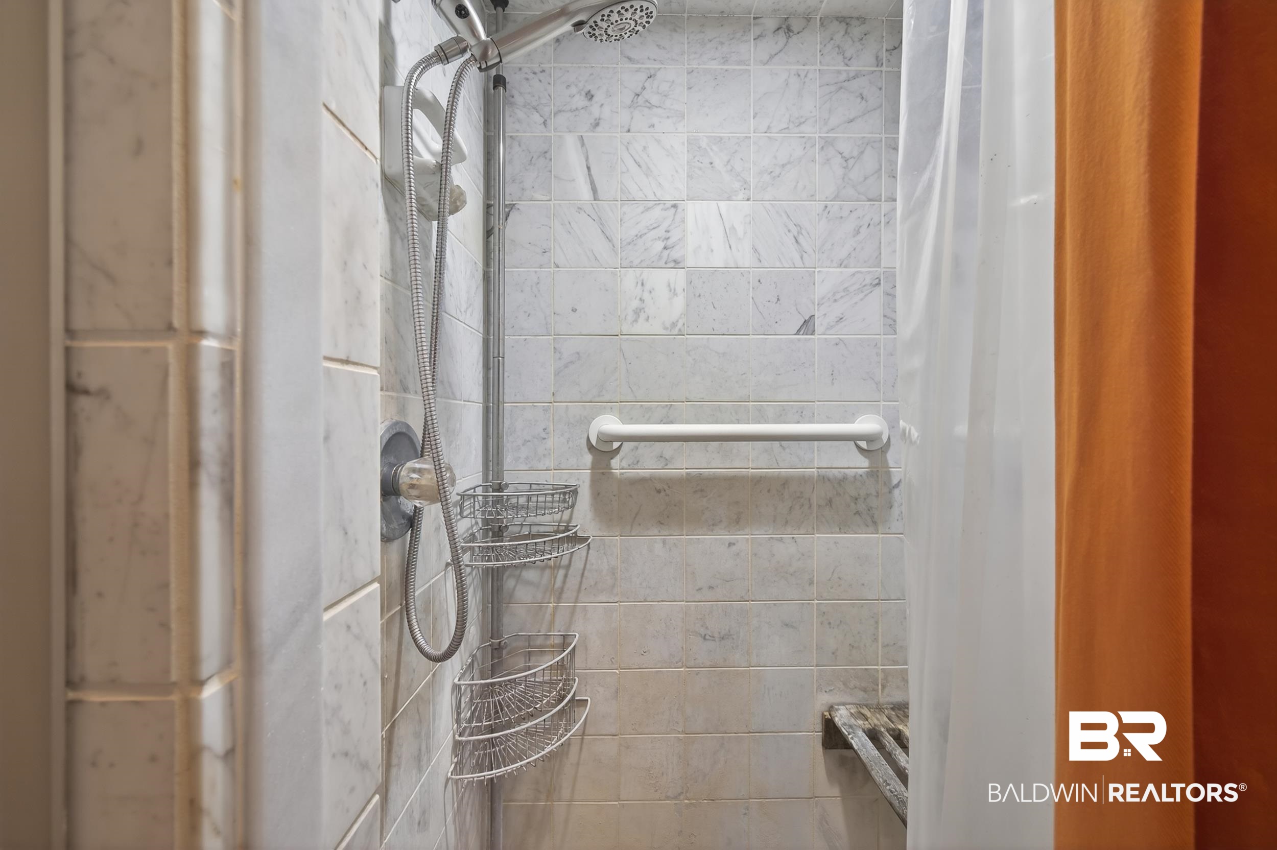 422 Wiggins Street Monroeville, AL 36460 - Photo 20 of 42 Primary suite bath