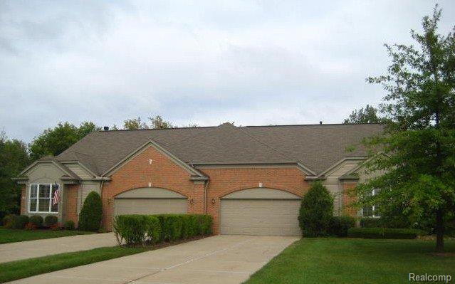 833 Garnet Ct