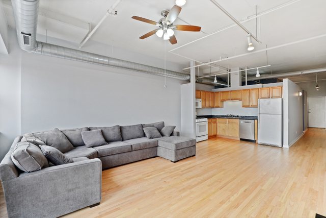 500 South Clinton Street, Unit 624 Chicago, IL 60607 - Photo 7 of 17