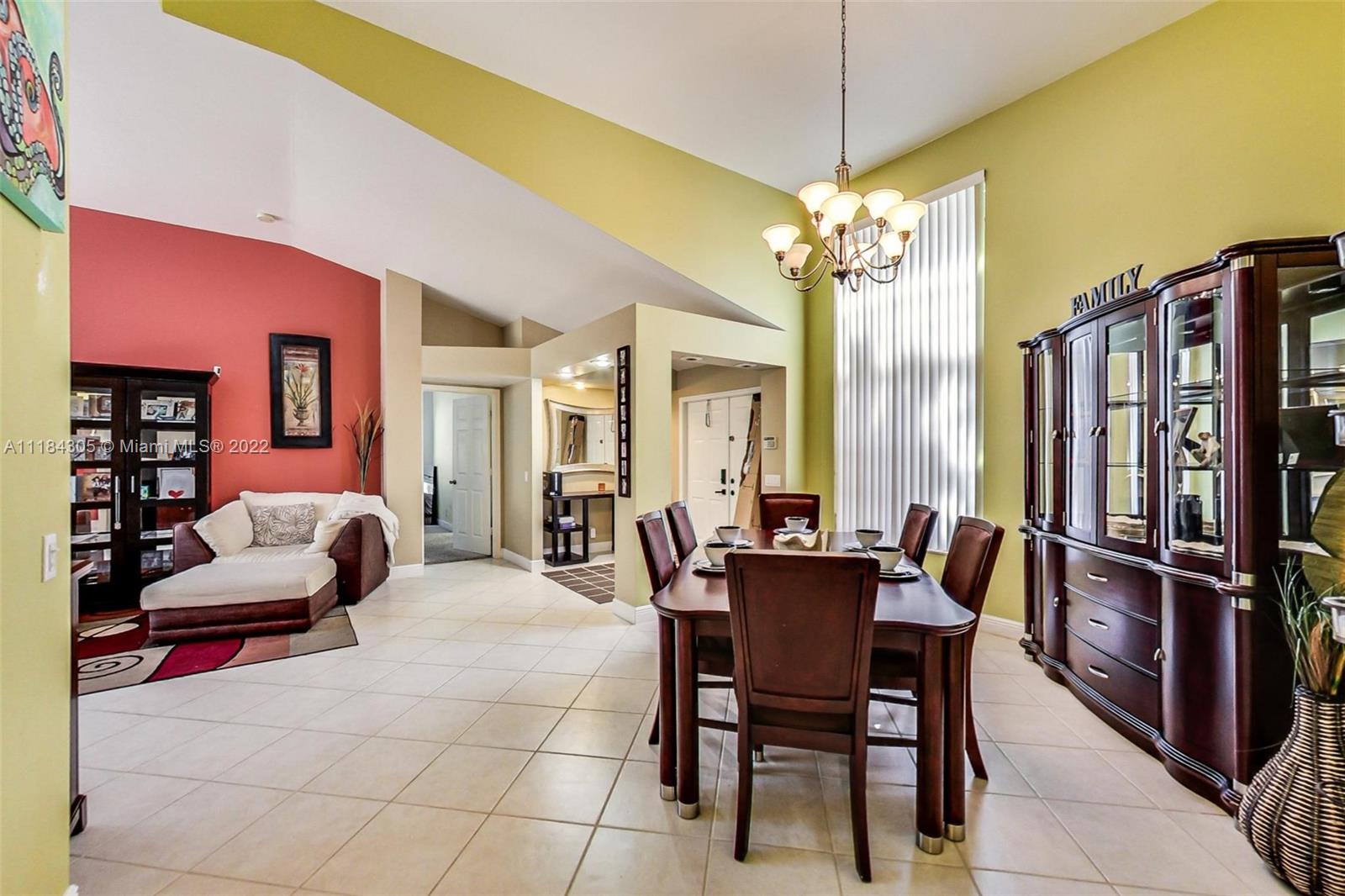 3340 Overlook Road Davie, FL 33328 - Photo 12 of 48 Gallery Image 12