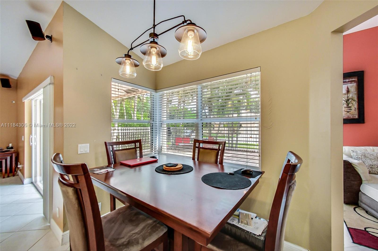 3340 Overlook Road Davie, FL 33328 - Photo 17 of 48 Gallery Image 17