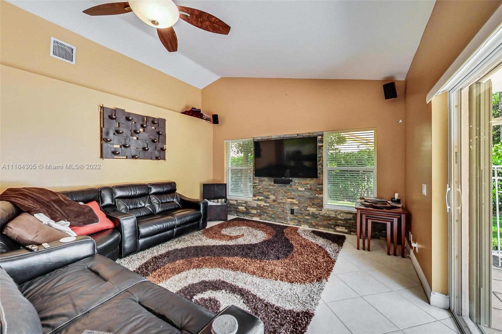 3340 Overlook Road Davie, FL 33328 - Photo 19 of 48 Gallery Image 19