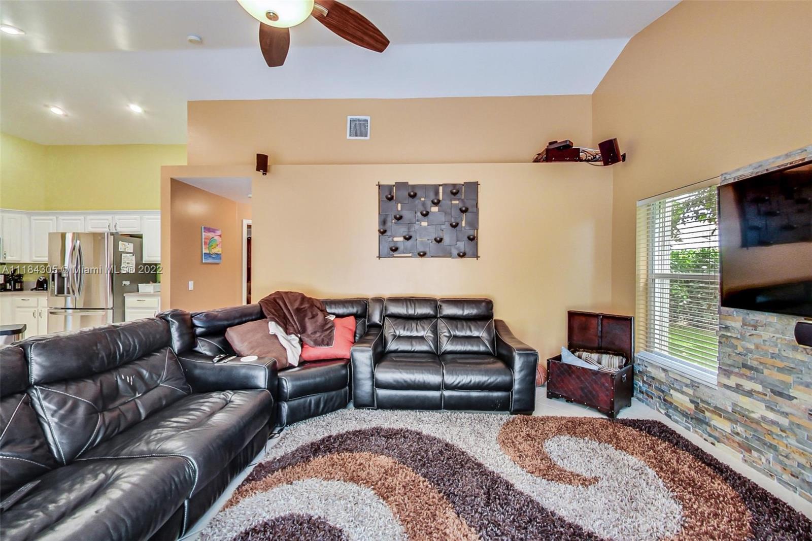 3340 Overlook Road Davie, FL 33328 - Photo 20 of 48 Gallery Image 20
