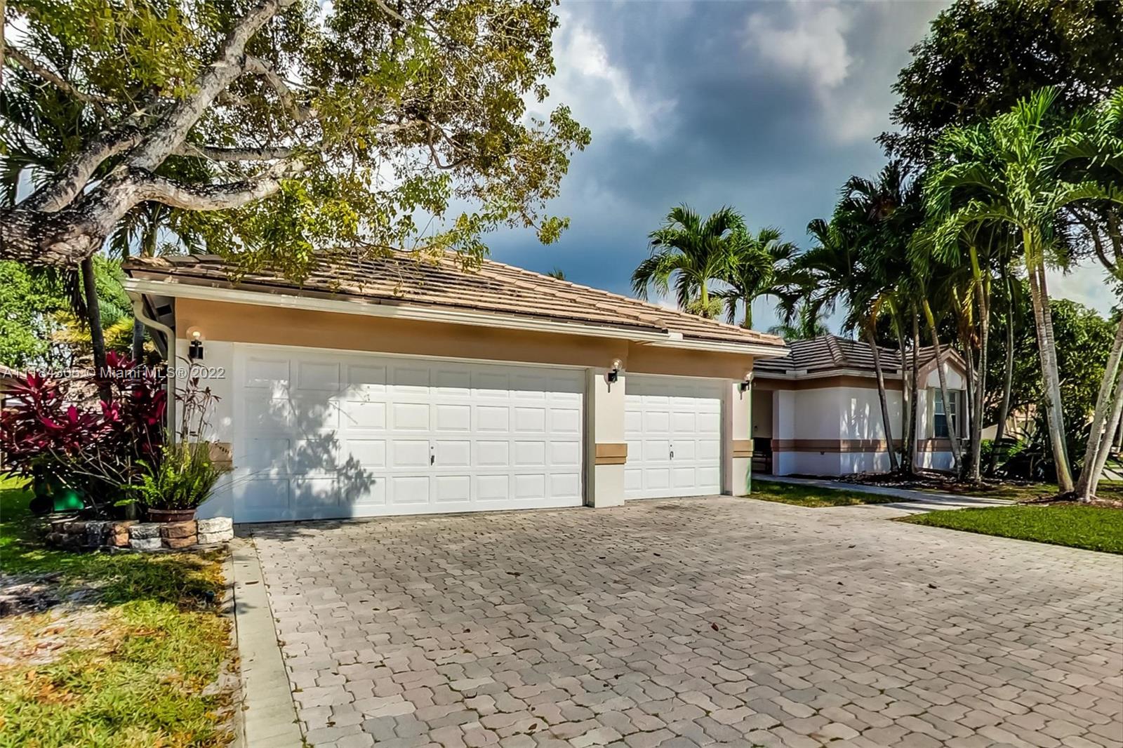 3340 Overlook Road Davie, FL 33328 - Photo 3 of 48 Gallery Image 3