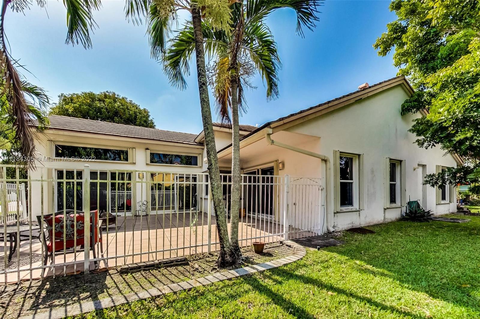 3340 Overlook Road Davie, FL 33328 - Photo 42 of 48 Gallery Image 42