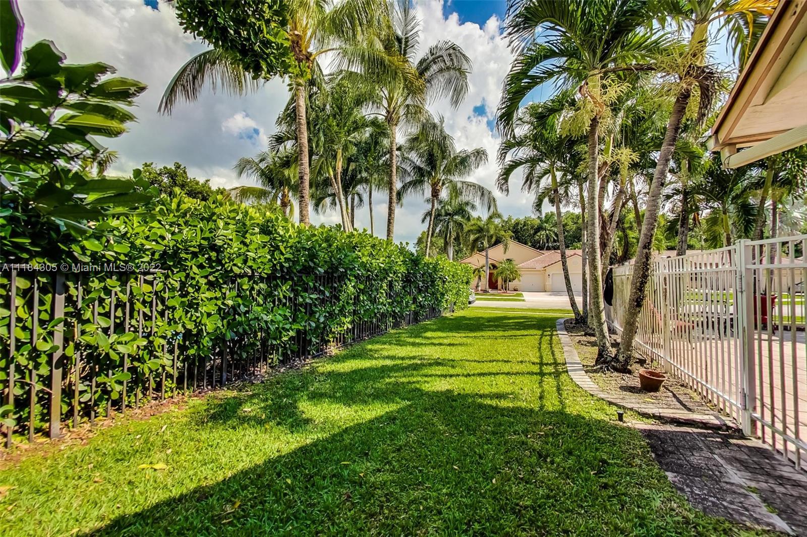 3340 Overlook Road Davie, FL 33328 - Photo 47 of 48 Gallery Image 47