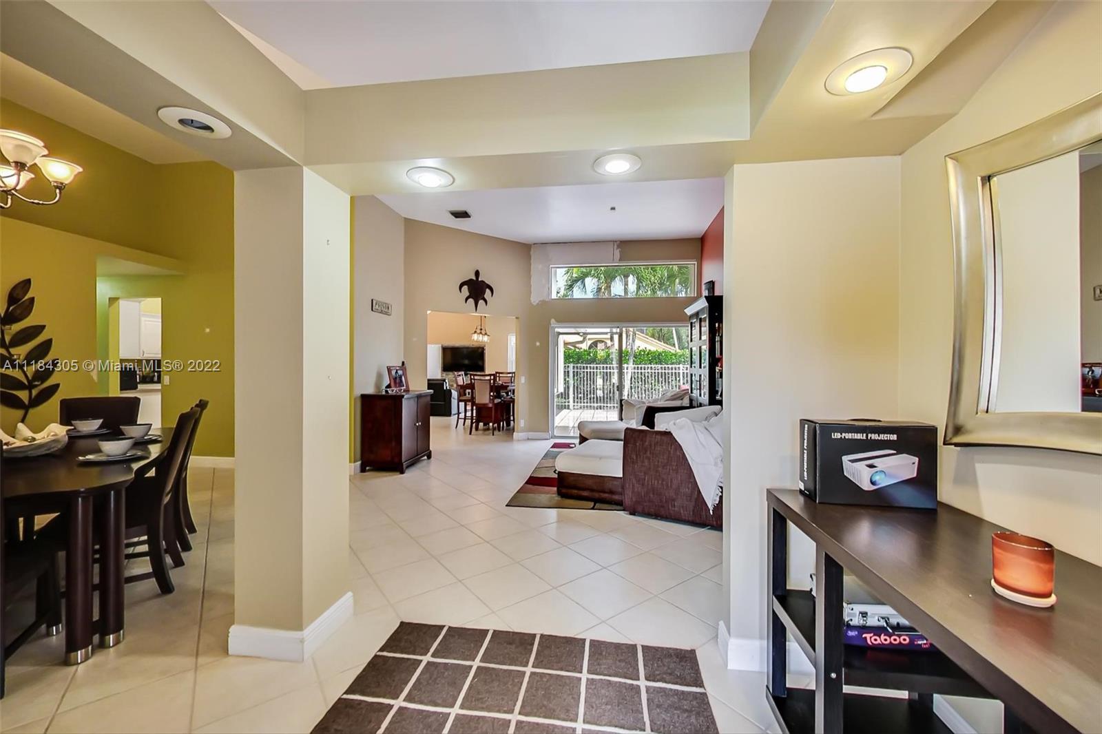 3340 Overlook Road Davie, FL 33328 - Photo 5 of 48 Gallery Image 5