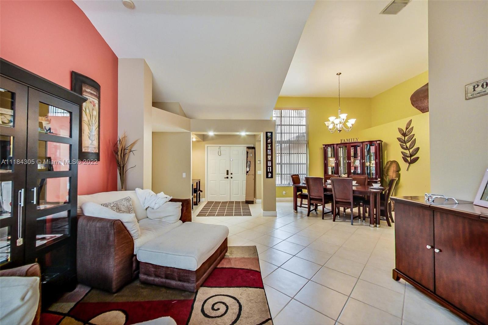 3340 Overlook Road Davie, FL 33328 - Photo 9 of 48 Gallery Image 9
