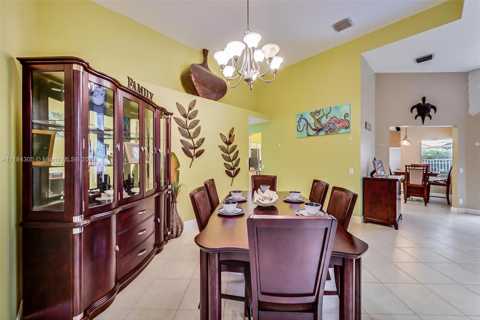 3340 Overlook Road Davie, FL 33328 - Photo 10 of 48 Gallery Image 10