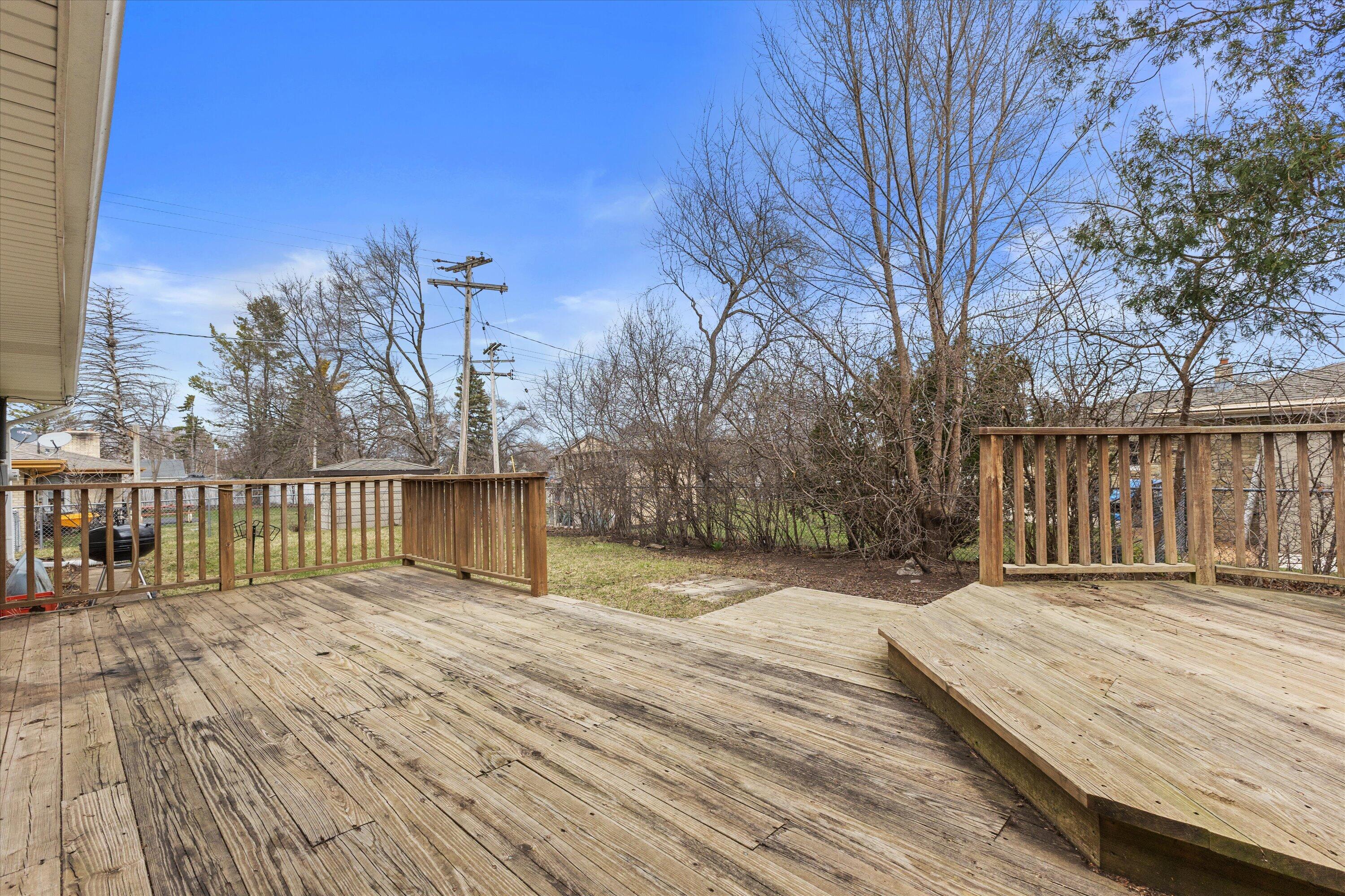 7014 North 97th Street Milwaukee, WI 53224 - Photo 32 of 38 07-6D1A8285