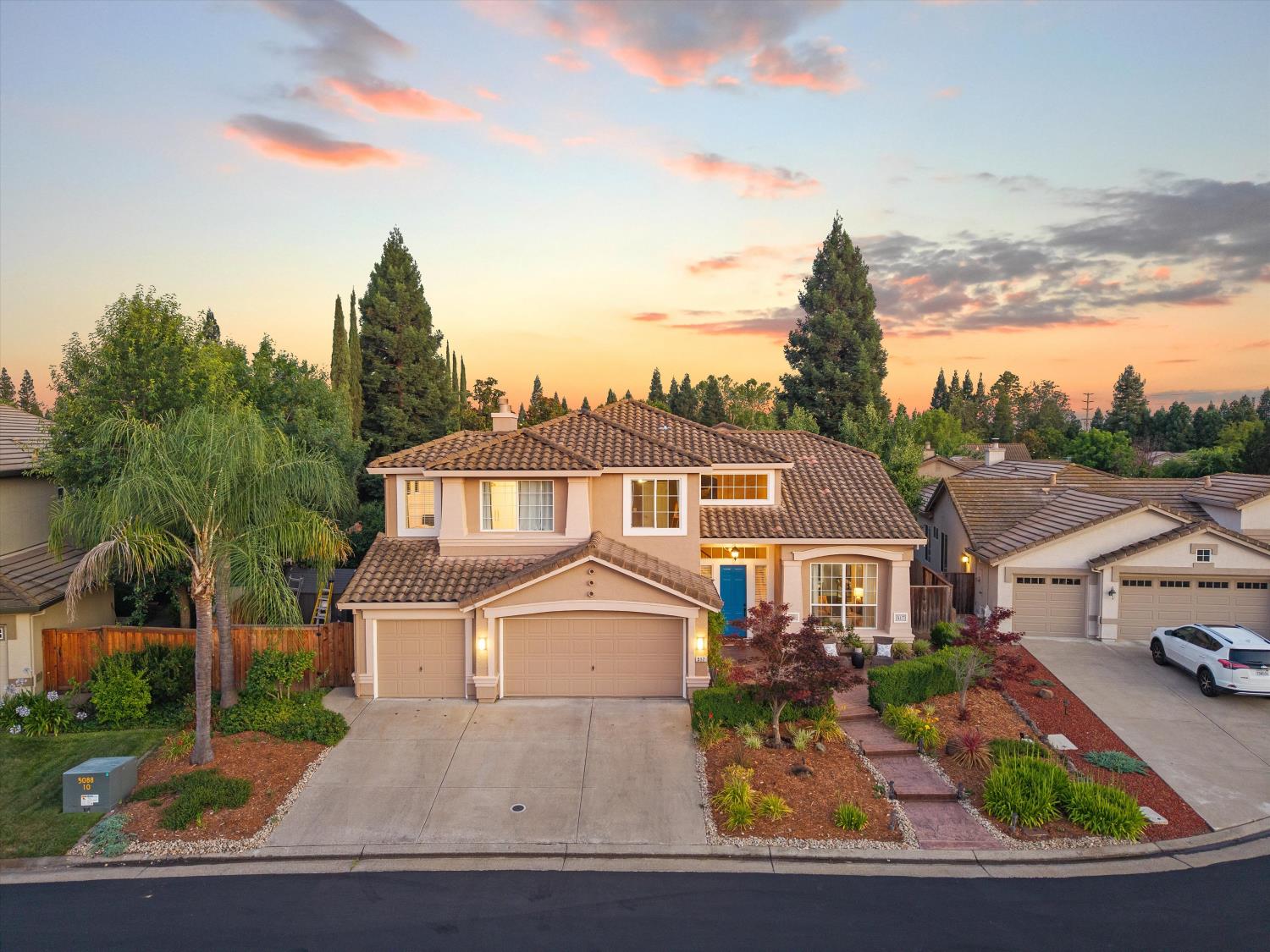 517 Rye Court Roseville, CA 95747 - Photo 1 of 36 Gallery Image 1
