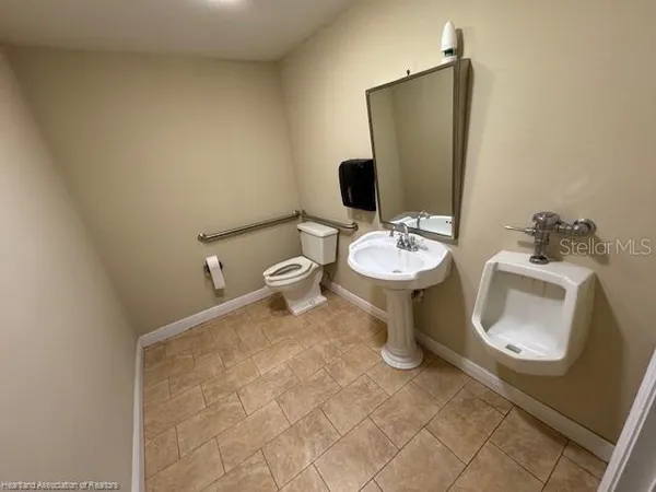 $2,500 | 2200 Highway 27, Lake Placid, FL 33852