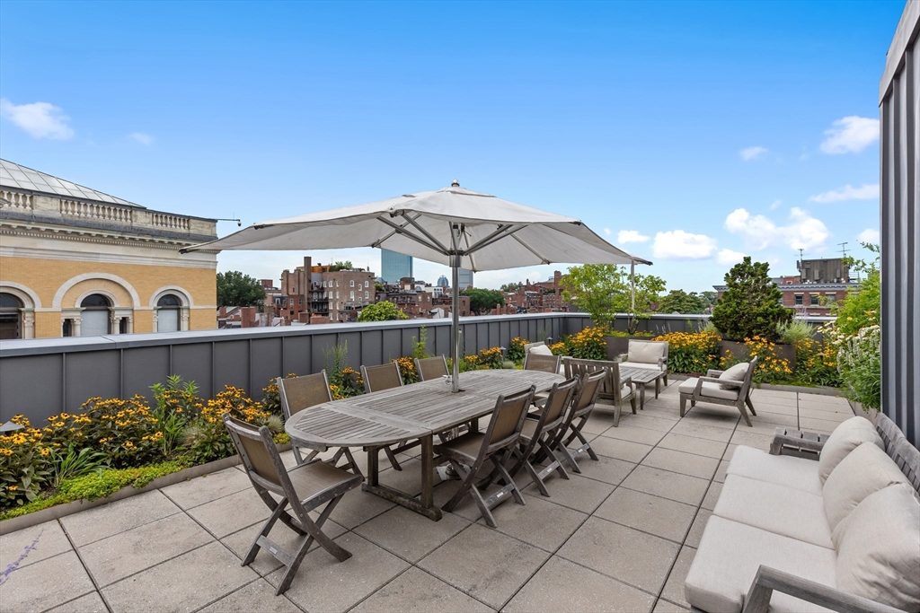 32 Derne Street, Unit 2C Boston, MA 02114 - Photo 12 of 14