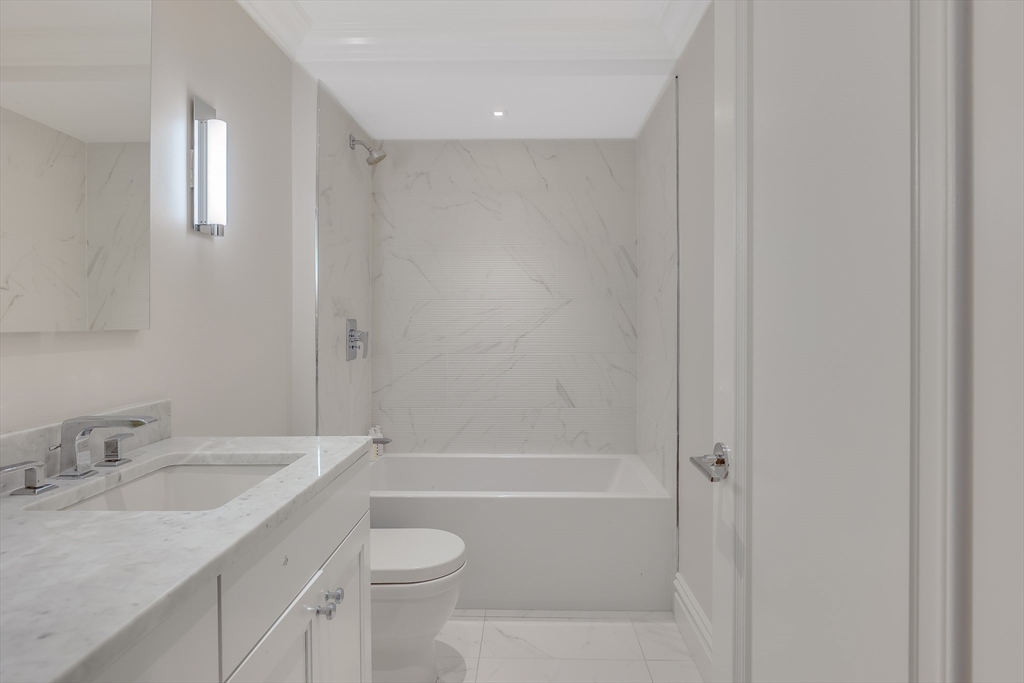 32 Derne Street, Unit 2C Boston, MA 02114 - Photo 10 of 14