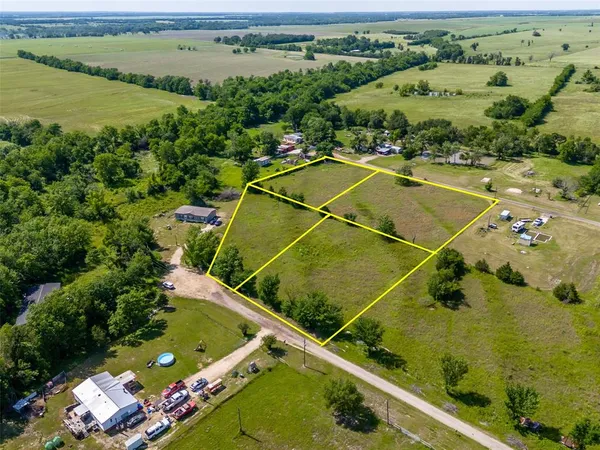 $80,000 | 23070 County Road 44190, Powderly, TX 75473