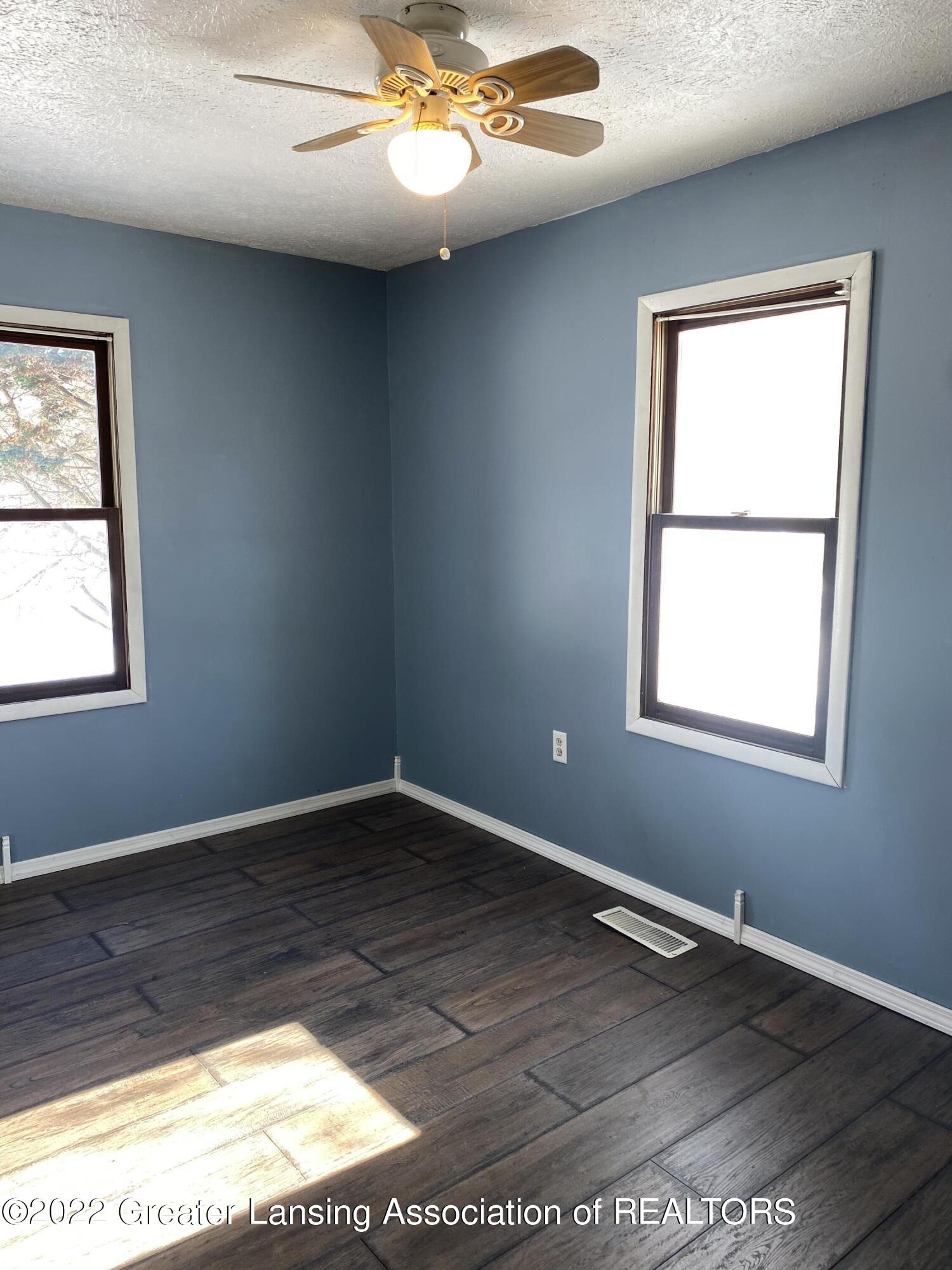 6503 News Road Dimondale, MI 48821 - Photo 10 of 22 20220126_180801806_iOS