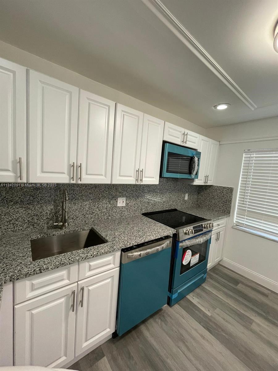 8440 Casa Del Lago, Unit K Boca Raton, FL 33433 - Photo 6 of 21 Gallery Image 6