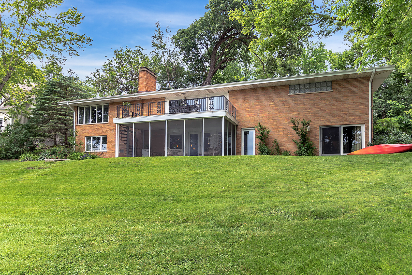 209 Mildred Avenue Cary, IL 60013 - Photo 28 of 29 front view of a house with a yard