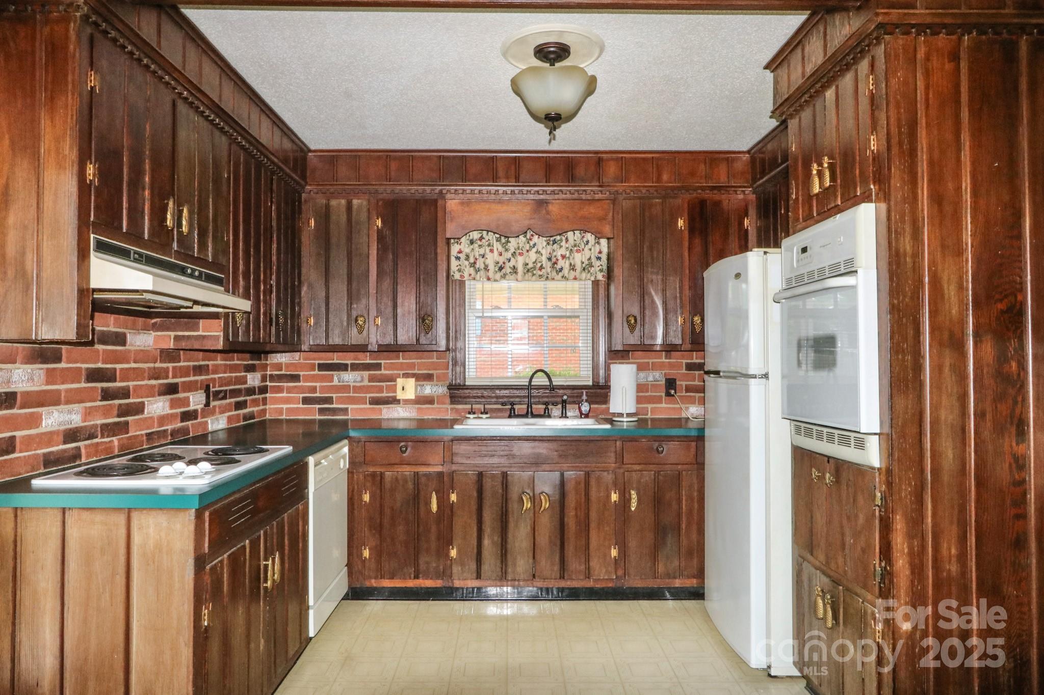 108 Ridge Street Jonesville, NC 28642 - Photo 11 of 38 Gallery Image 11