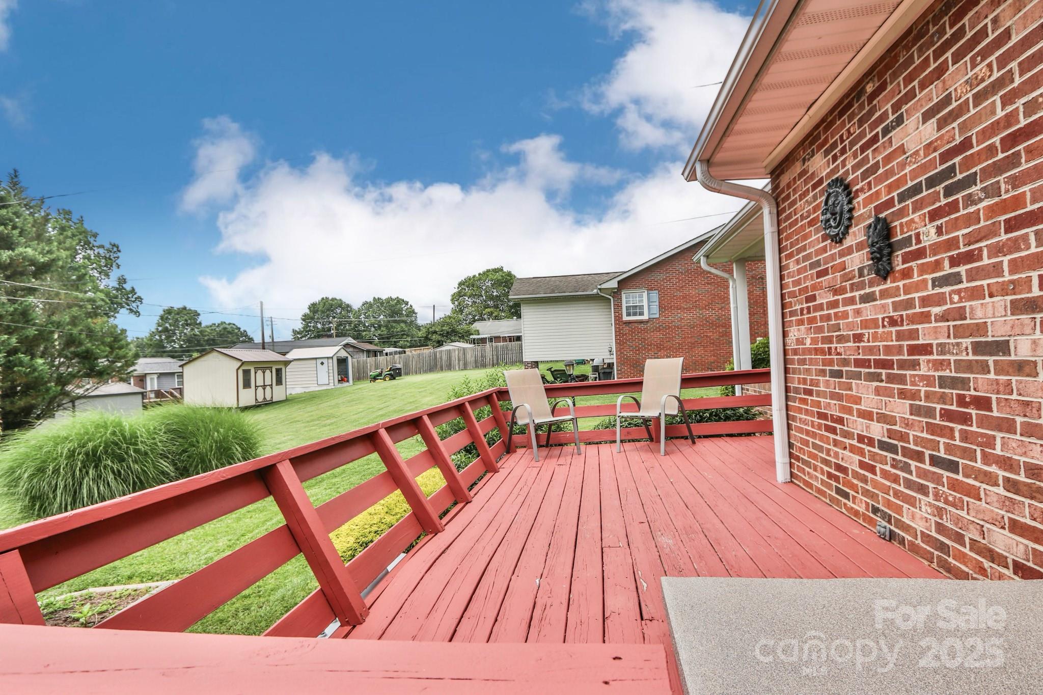 108 Ridge Street Jonesville, NC 28642 - Photo 2 of 38 Gallery Image 2
