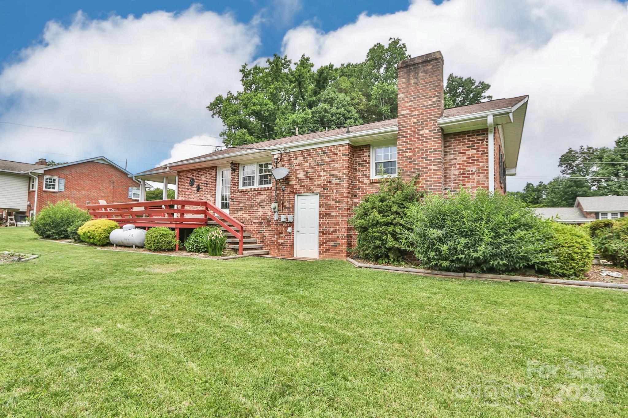 108 Ridge Street Jonesville, NC 28642 - Photo 29 of 38 Gallery Image 29