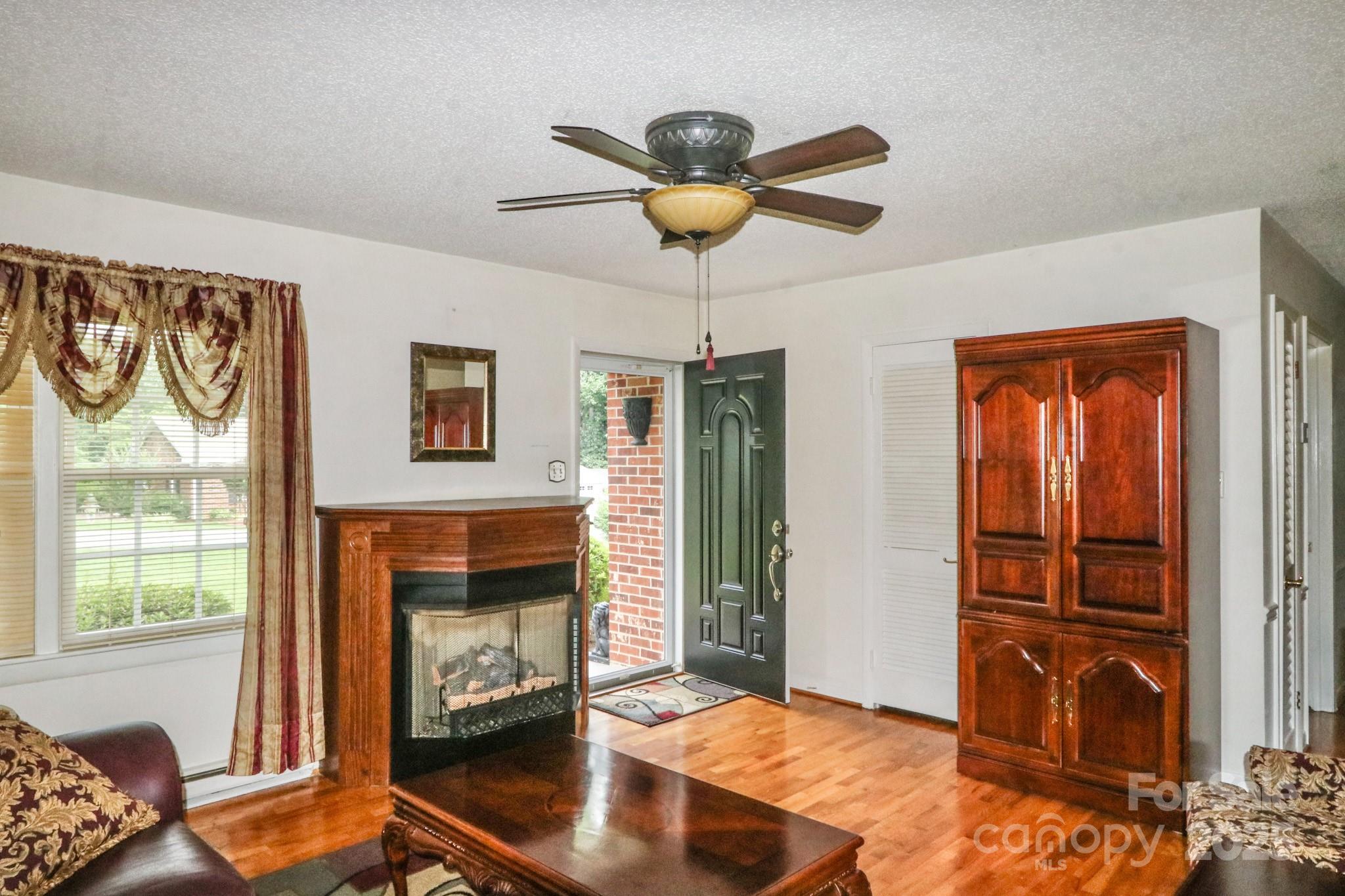 108 Ridge Street Jonesville, NC 28642 - Photo 5 of 38 Gallery Image 5