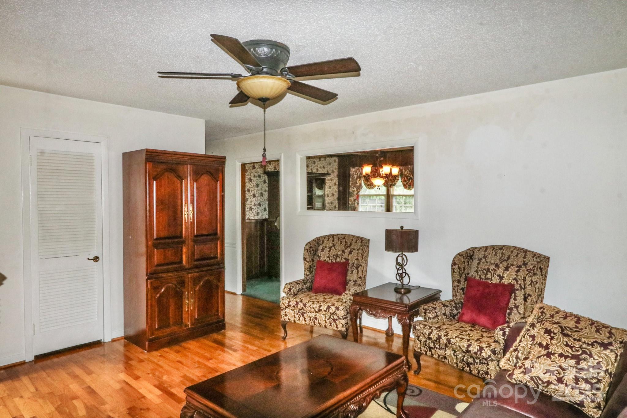 108 Ridge Street Jonesville, NC 28642 - Photo 7 of 38 Gallery Image 7