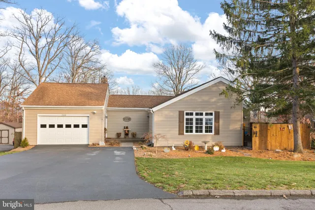 $300,000 | 15008 Laurel Ridge Road Southwest, Cumberland, MD 21502