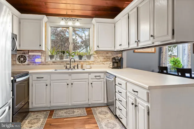 $300,000 | 15008 Laurel Ridge Road Southwest, Cumberland, MD 21502